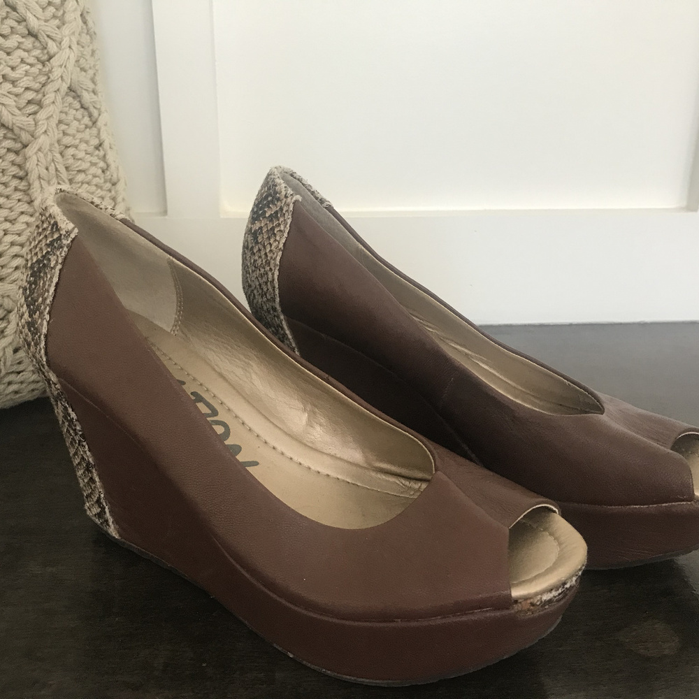 Kenneth Cole Reaction Wedges
